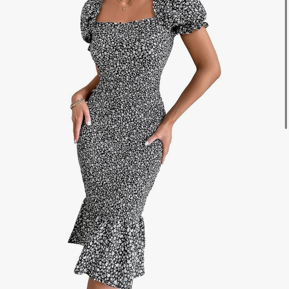 Black and White Bodycon Midi Dress with Puff Sleeves